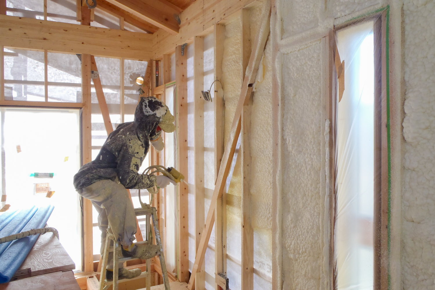 高気密高断熱の省エネ住宅施工風景