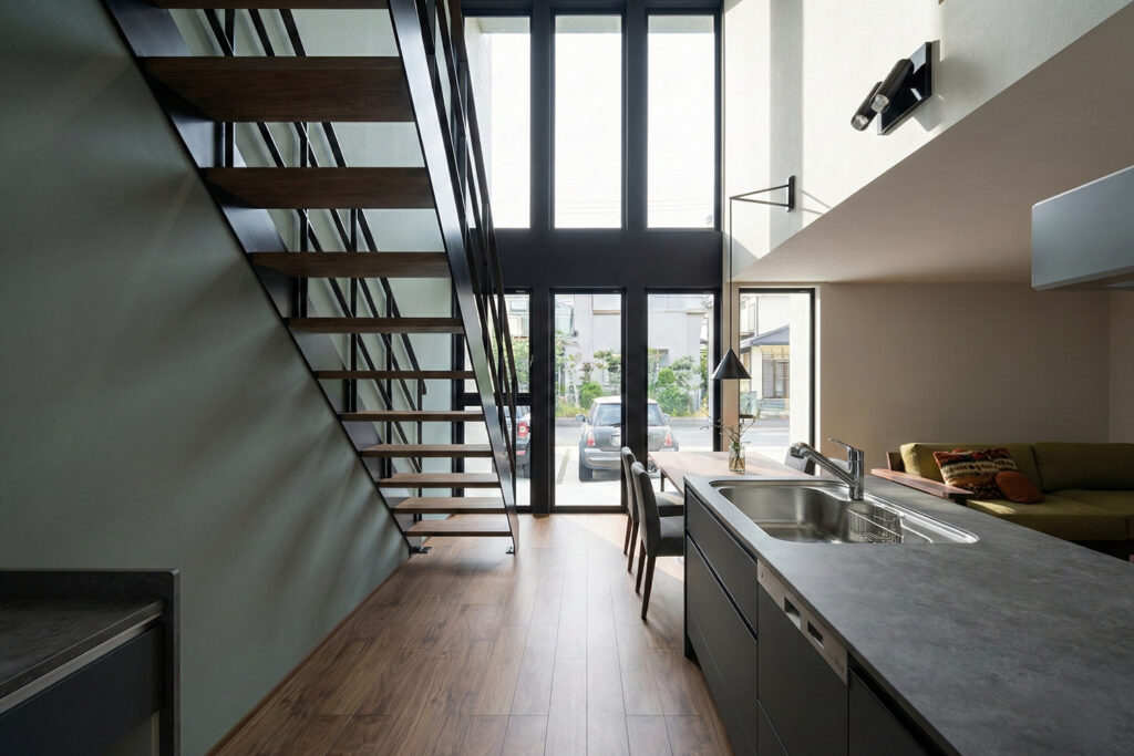 31.5坪で叶える、吹抜けのある美しい暮らし。3人家族に「ちょうどいい」デザイン住宅見学会｜静岡市駿河区