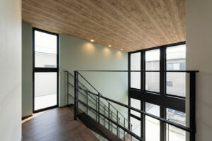 31.5坪で叶える、吹抜けのある美しい暮らし。3人家族に「ちょうどいい」デザイン住宅見学会｜静岡市駿河区