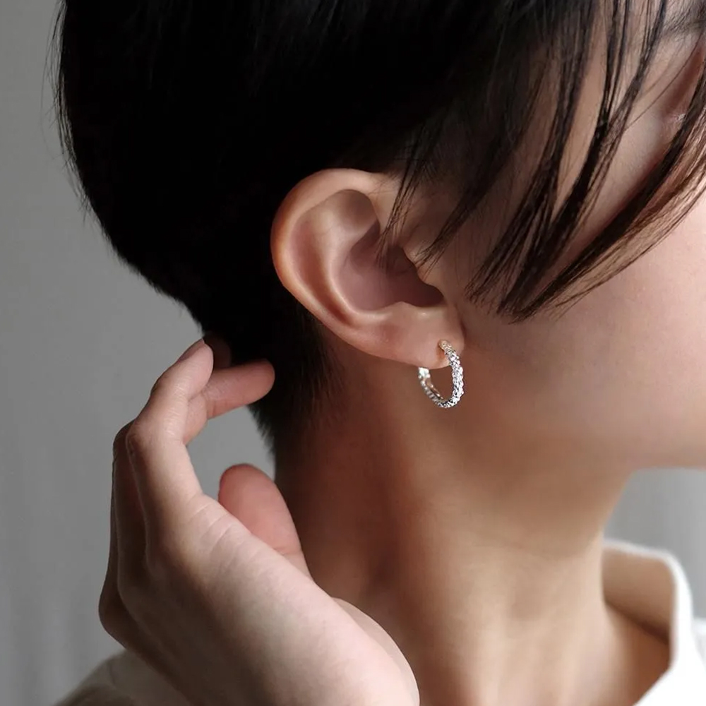 シルバーを使用したイヤリング