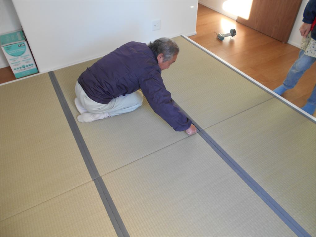 先月お引渡ししたお客様のとこで畳のベッドコ ナ を作りました 静岡市 注文住宅 マルモホーム