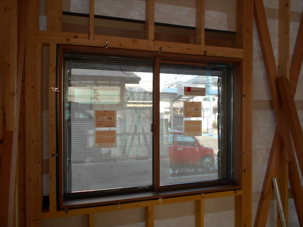 なかなか見れない窓枠取付はこのように取付しています 静岡市 注文住宅 マルモホーム